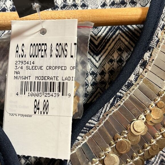 Chelsea & Theodore cropped quarter sleeve blazer - Picture 3 of 5